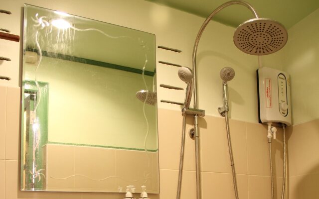 Baanrak Amphawa Homestay