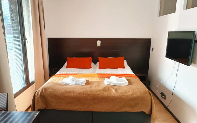 Levi Suites Levi Gold