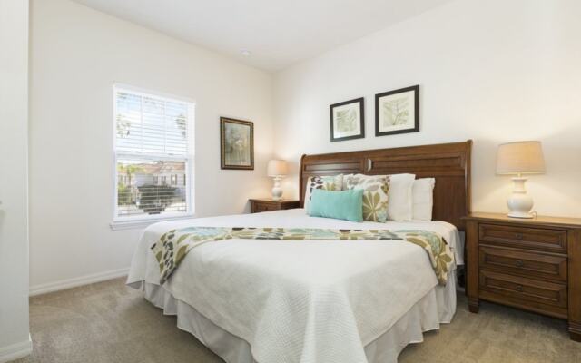 Lucaya Village - 2900 Edenshire 26-103