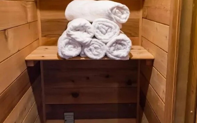 Secluded Oceanfront - Upstairs