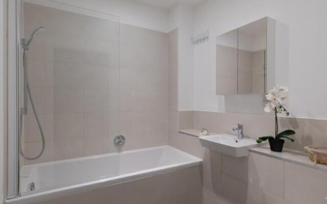 London City Apartments - Luxury and spacious apartment with balcony