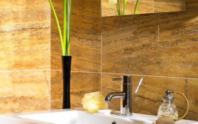 Westport Plaza Hotel