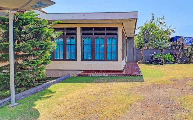 SPOT ON 92028 Hotel Surya Near Pelabuhan Gilimanuk