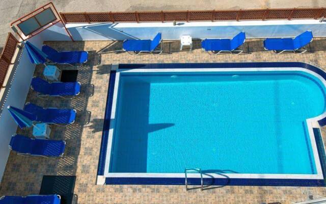 Daisy Hotel Apartments