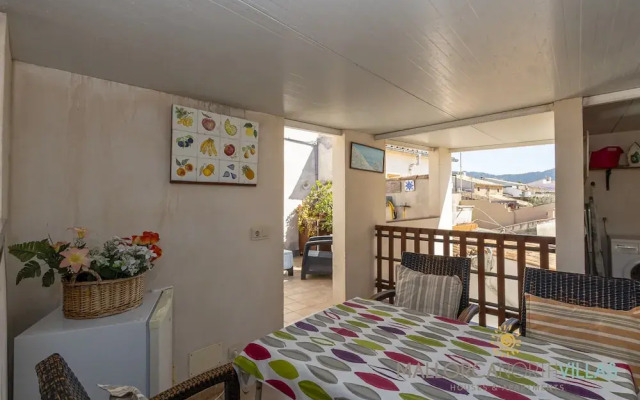 Spacious Villa With Garden