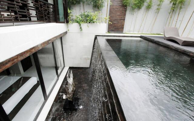 eqUILIBRIA SEMINYAK