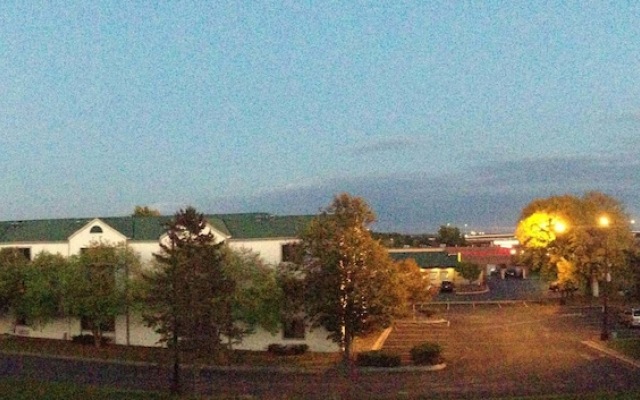 Days Inn And Suites Brooklyn Center/ Minneapolis