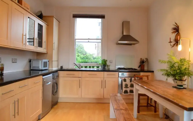 Spacious 2 Bedroom Apartment in Stoke Newington
