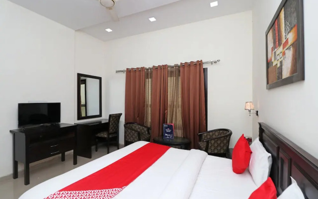 Nhu Phuc Hotel by OYO Rooms