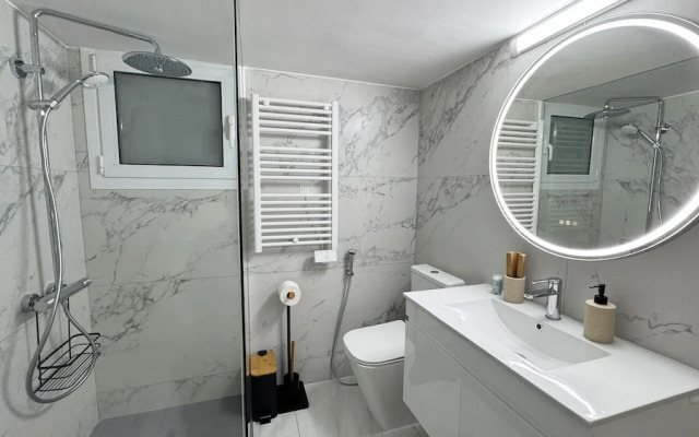 Luxury 2 Bedroom Apartment City Center