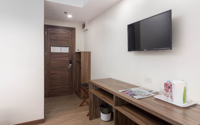 ZEN Rooms M. Velez Street