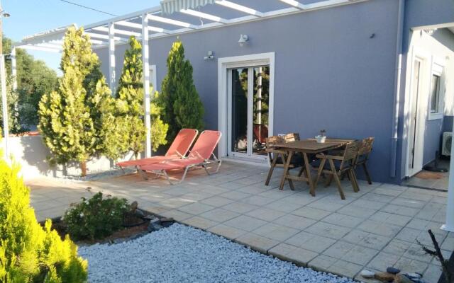 Manos Housing Units