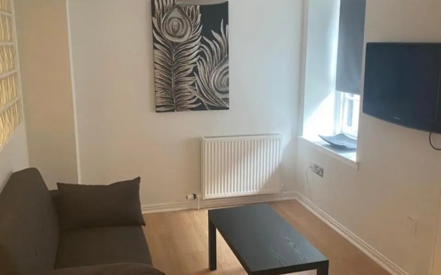 Cosy studio flat