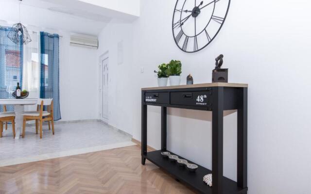 Apartment Mika1