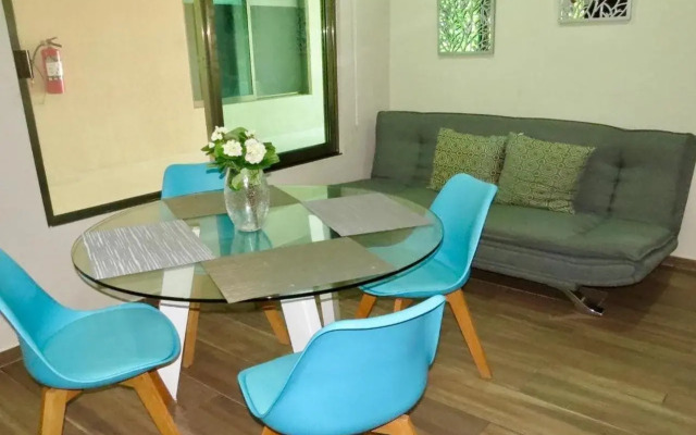 Palmarena Rooms and Residences - Long Stay Comfort with Parking, Sauna, Gym and Pool (Steps from 5th Avenue)