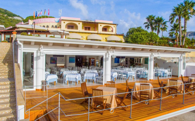 Hotel Tritone