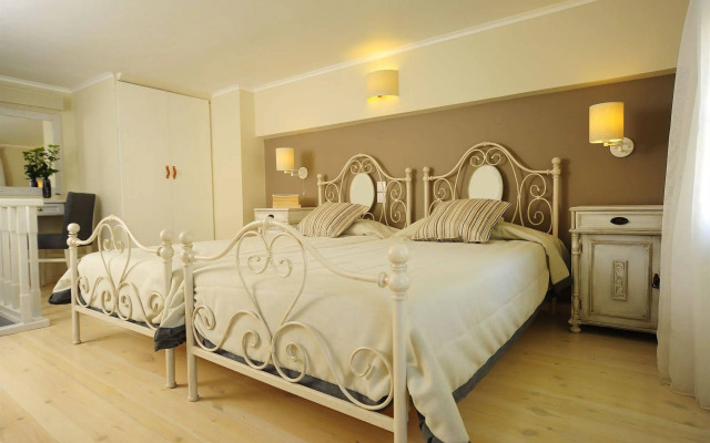 Mythos Suites Boutique Hotel