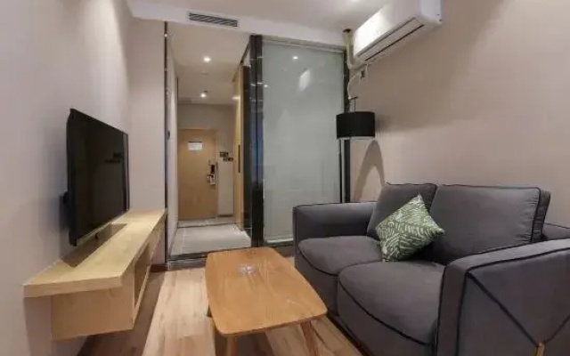 Couple Expert Boutique Hotel (Dongmen Old Street Station)