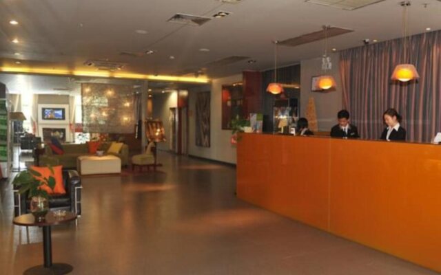 Chicago Suites International Hotel
