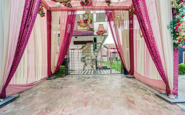 Capital O 16639 Hotel Shri Pushpraj