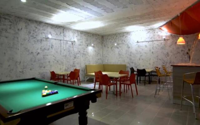 4 N Suite 2
