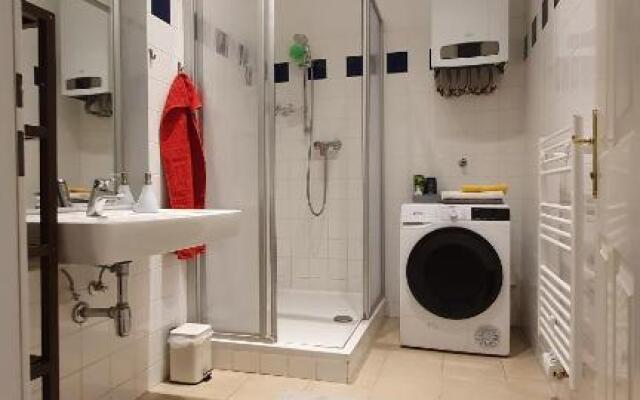 Gorgeous Viennese Apartment 10 min to City Center
