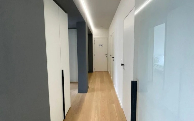 Apartment by Epernay Square With Sea View