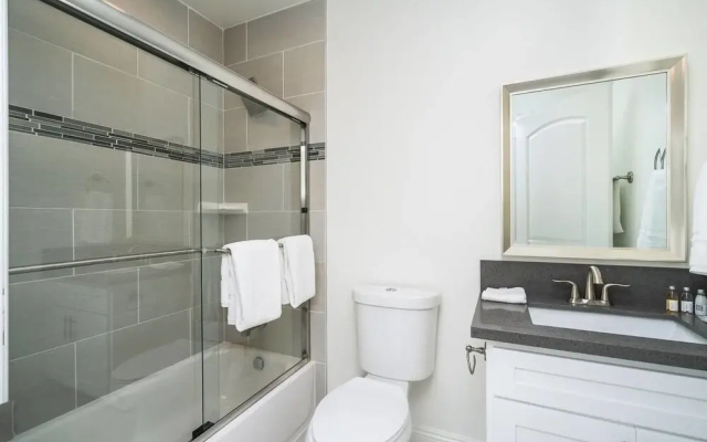Brand NEW Luxury 3bdr Townhome In Silver Lake