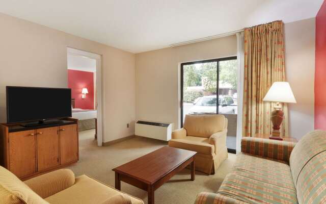 Ramada by Wyndham Raleigh