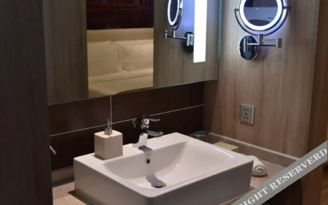 Rezen Hotel Wuduo