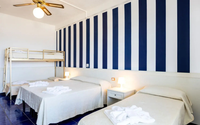 Hotel Caravelle