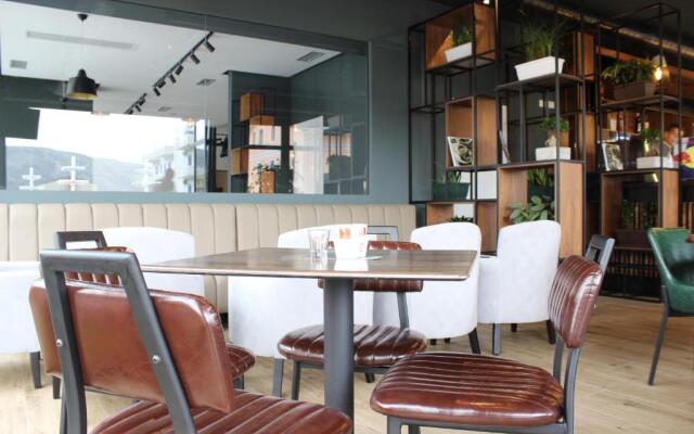 DOMUS Hotel