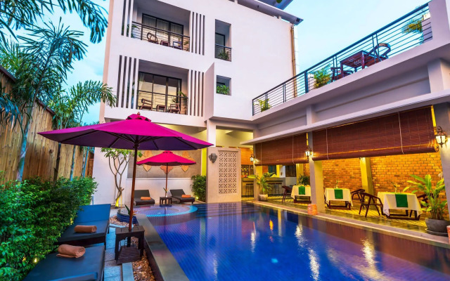 Silver Palms Residence