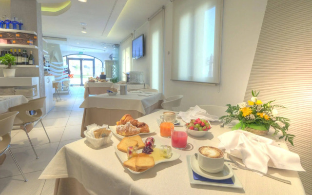 Life Hotel