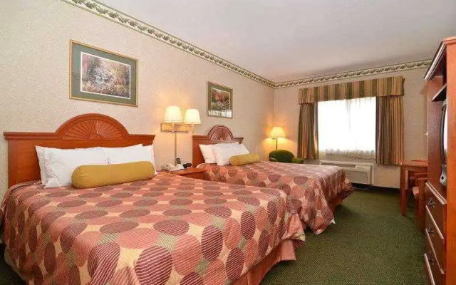 Best Western Napoleon Inn & Suites