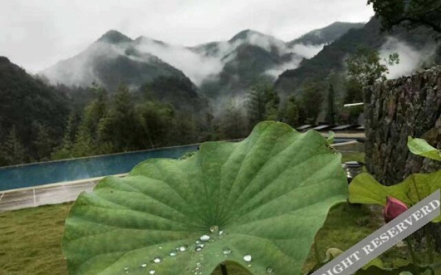 One Mountain Nine Houses