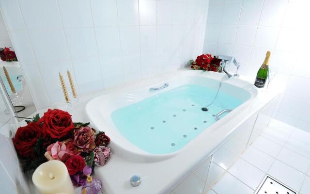 ishidu hotel blanc chapel christmas - Adults Only