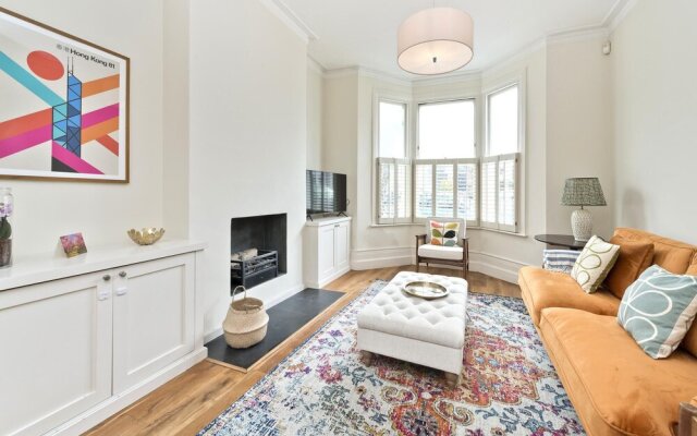 large family home with garden near clapham common by underthedoormat