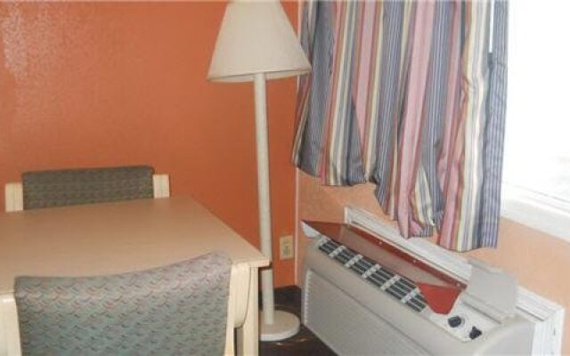 Travelodge by Wyndham Thomasville AL