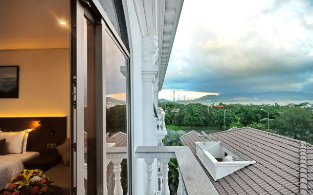 Crown Nguyen Hoang Hotel