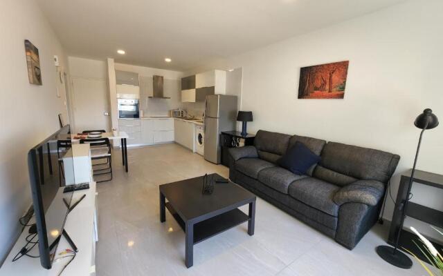 Merab Holidays Apartment Annita Court B14