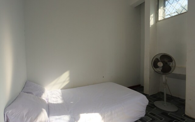 SPOT ON 93312 Homestay OrangeNearNagoya Hill Shopping Mall