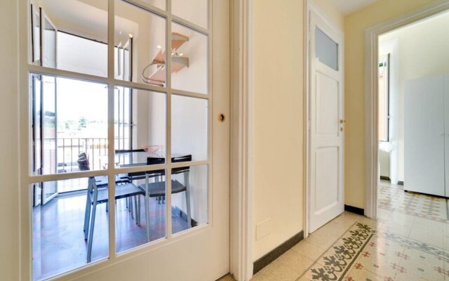 Sunny Flat in Elegant Building Close to Colosseum