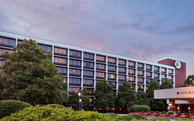DoubleTree by Hilton Hotel Charlottesville