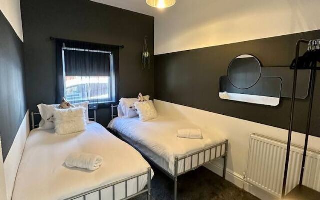 Large Five Bedroom Home with parking