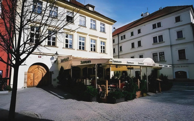 Hotel Metamorphis