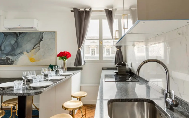 Merveil Luxury Suites - Royale - Saint Honore view