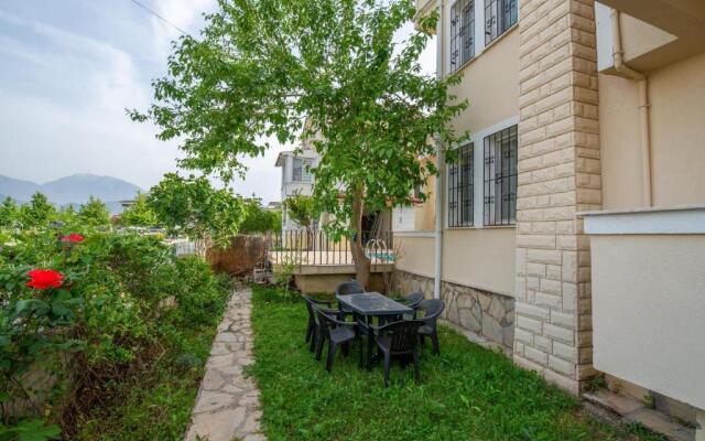 Sahile Yakın Havuzlu Villa 6+2 kişilik