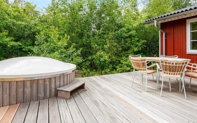 Vibrant Holiday Home in Tarm near Sea
