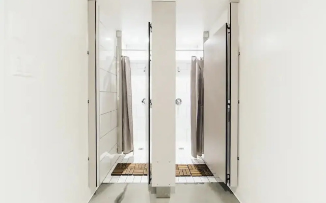 Auberge Saint-Paul - Hostel
